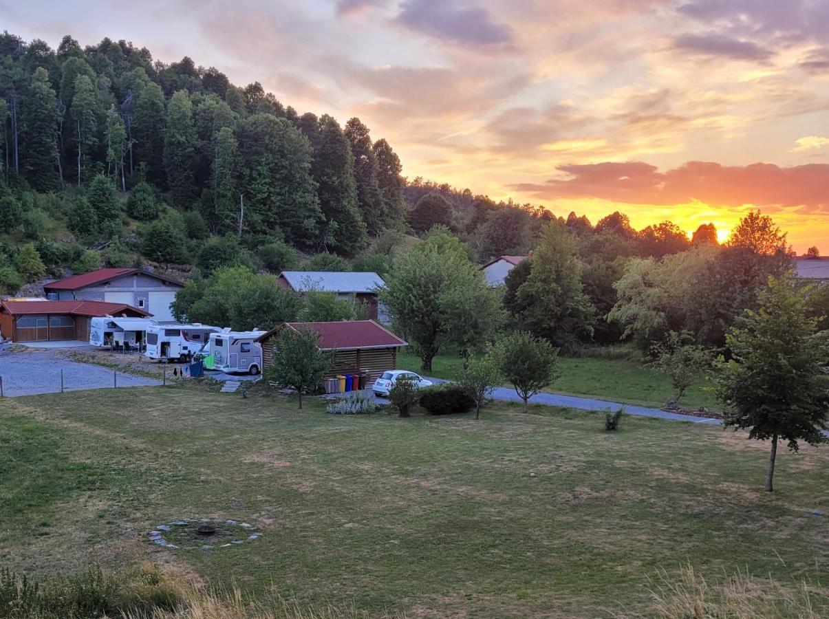 Guesthouse Idila Pod Nanosom Senozece Exterior foto