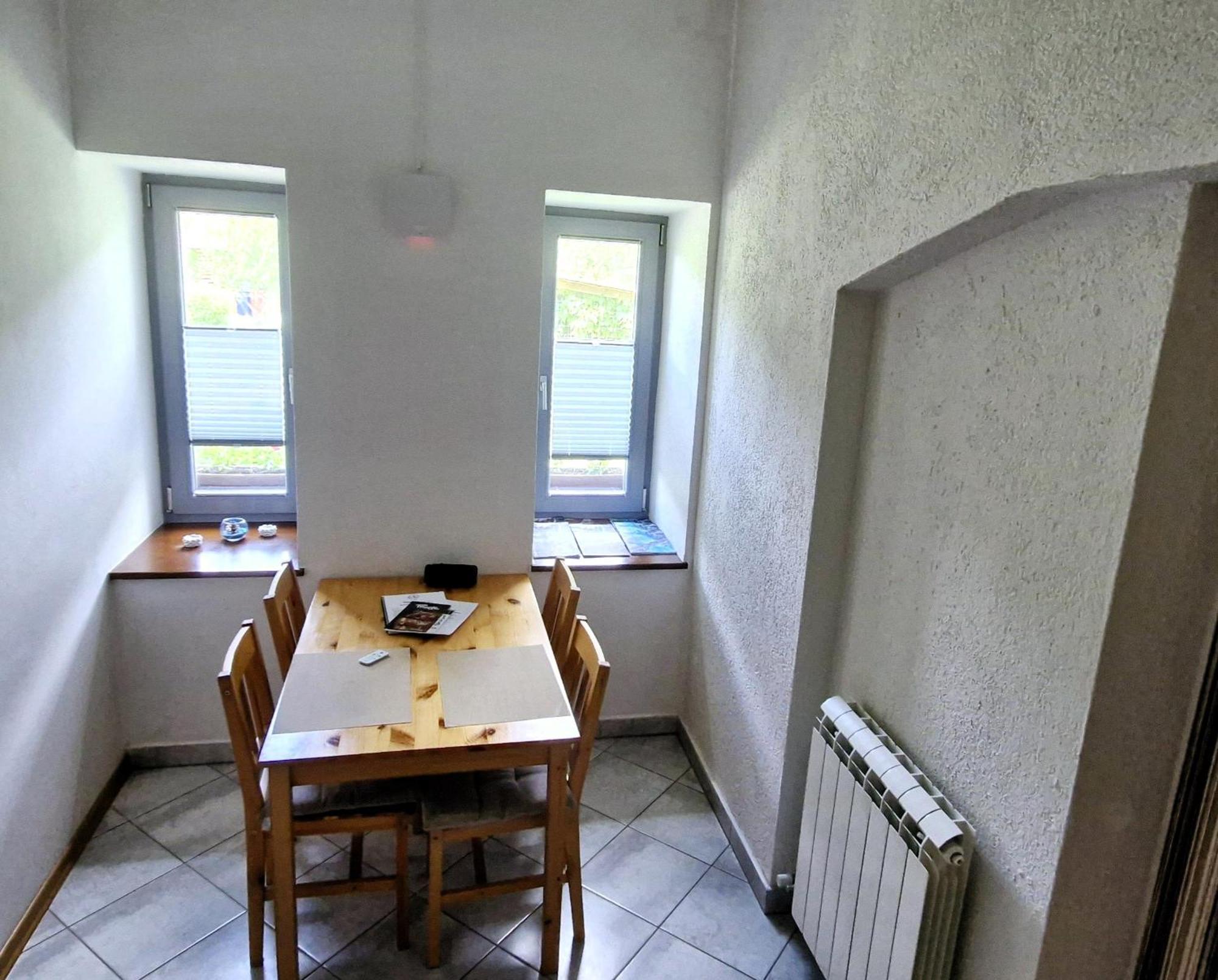 Guesthouse Idila Pod Nanosom Senozece Exterior foto